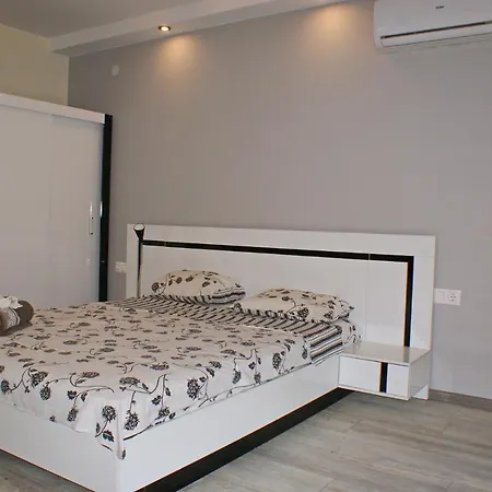 Гостевой дом Victoria Hotel Rooms Veliko Tarnovo